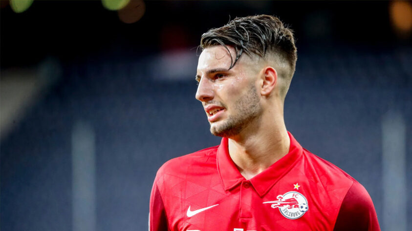 ESQUENTOU - Pensando em se reforçar para a temporada, o Manchester United planeja a contratação de Dominik Szoboslai, meia do RB Leipzig e que só deixa o clube alemão em caso de oferta em torno de 70 milhões de euros, segundo o "Bild".