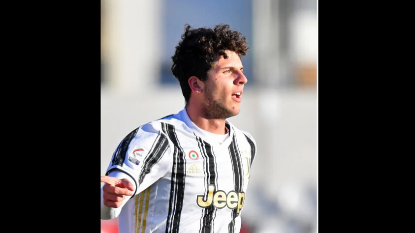20º – Elia Petrelli - O jovem centroavante, de 19 anos, deixou a Juventus (atuava pelo time sub-23) e acertou com Genoa, por 8 milhões de euros (R$ 52 milhões). Petrelli foi emprestado para a Reggina.