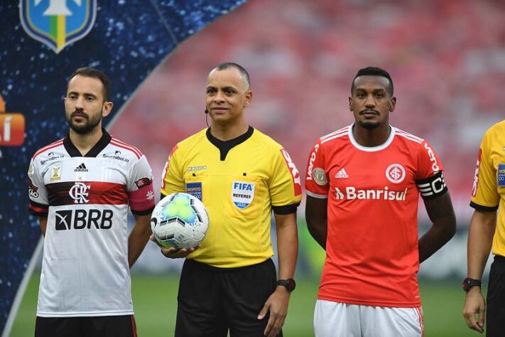 Neste domingo, às 16h, no Maracanã, Flamengo e Internacional entram em campo por partida que pode decidir o Campeonato Brasileiro de 2020. O LANCE! levantou e traz para você os números das duas equipes ao longo das 36 rodadas já disputadas. Confira na galeria!