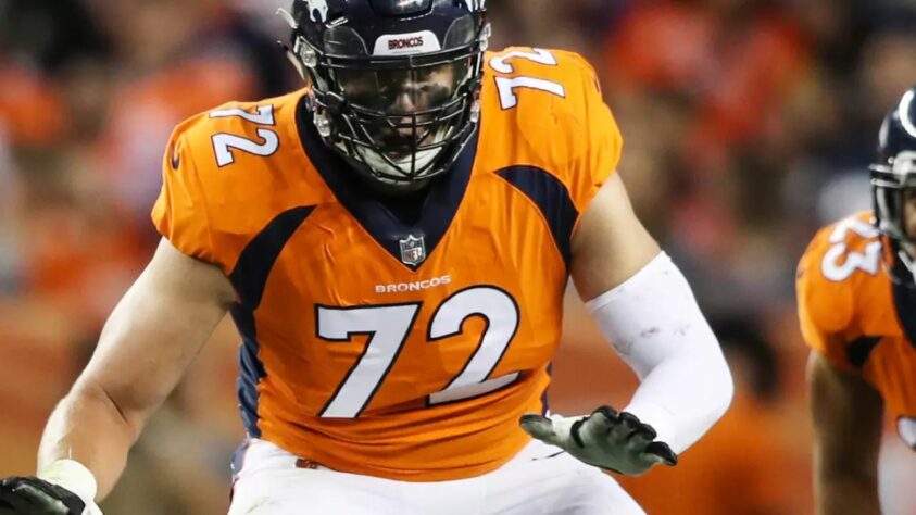  10. Garett Bolles (Denver Broncos): Nos primeiros anos de carreira, Bolles foi considerado como um jogador que não alcançou o potencial esperado, mas em 2020 ele finalmente conseguiu silenciar os críticos. Cortando drasticamente o número de faltas e não cedendo nenhum sack, o left tackle dos Broncos renovou com a equipe no ano em que teve uma nota 90,6 no índice do Pro Football Focus (PFF).