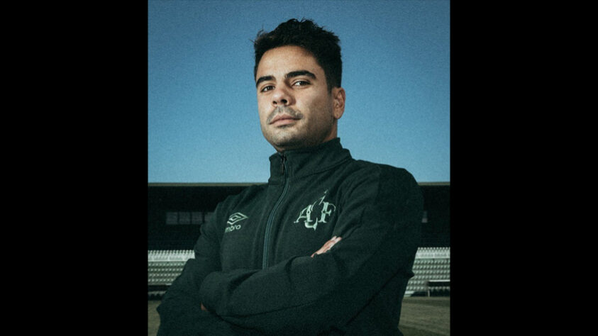 Hoje na Chapecoense, o atleta jogou 24 vezes pelo São Paulo, anotando 5 gols.