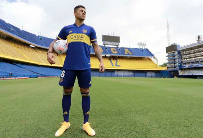 FECHADO - Depois de semanas negociando a sua rescisão de contrato junto ao Manchester United, o zagueiro Marcos Rojo firmou contrato de três temporadas com o Boca Juniors.