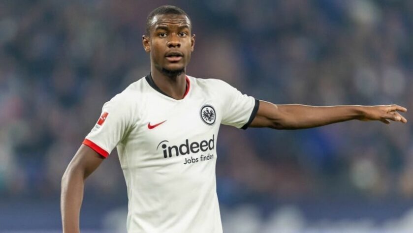 Evan Ndicka (23 anos) - Posição: zagueiro - Clube: Eintracht Frankfurt