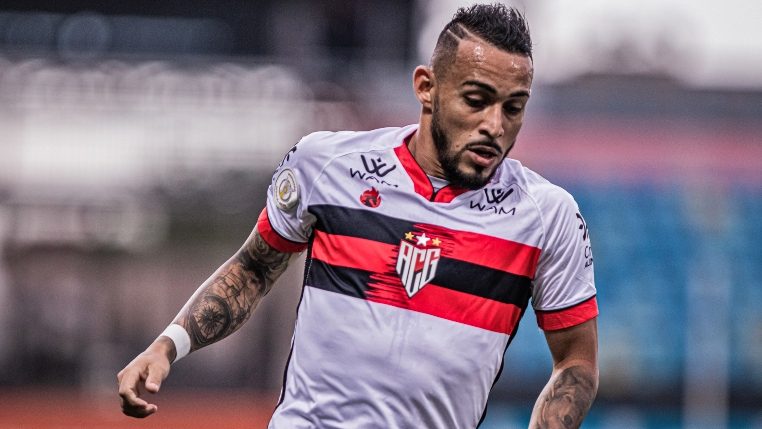 NATANAEL - Atlético-GO (C$ 14,80) - Atuando como meia na "vida real", deu duas assistências na partida contra o SPFC. O Dragão teve também duas partidas sem sofrer gol nos duelos contra Corinthians e o Tricolor Paulista. Num duelo em casa contra o Fortaleza, tem chances de pontuar bem com o saldo de gols e também contribuindo no ataque.