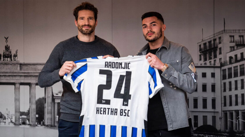 FECHADO - O Hertha Berlin aproveitou o último dia da janela de transferência do mercado de inverno europeu e acertou também a contratação do atacante Nemanja Radonjic, por empréstimo. O sérvio de 24 anos, que pertence ao Olympique de Marselha, fica na capital germânica até o fim da temporada.