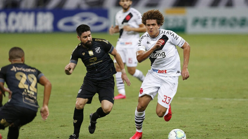 ESQUENTOU - Com contrato até o final de julho com o Vasco, o lateral-esquerdo Neto Borges tentou se desligar do clube na Justiça, mas não obteve sucesso. O pedido do jogador, que vem treinando separado do grupo principal, foi negado porque a juíza entendeu faltar comprovação dos atrasos alegados nos pagamentos.