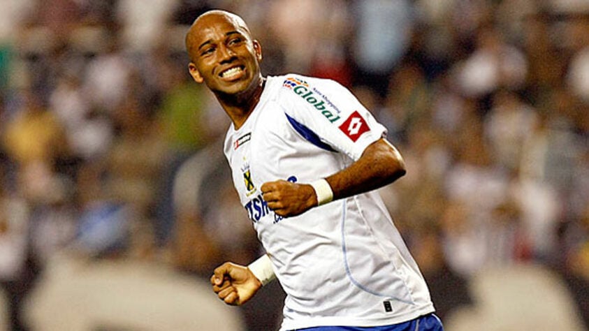 Nunes caiu com o Coritiba (2005), Fortaleza (2006), América-RN (2007) e Santo André (2009).