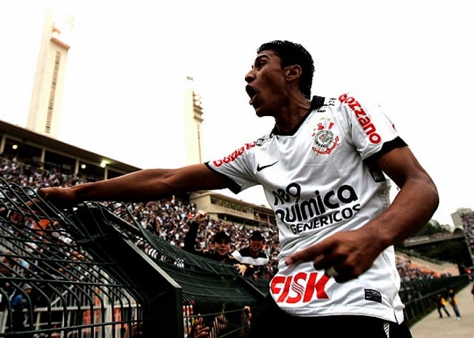 2011 - Vice-artilheiro: Paulinho - 11 gols