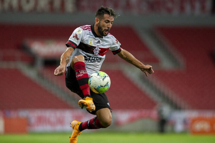 Mauricio Isla - Contratado sem custos (estava no Fenerbahçe). 