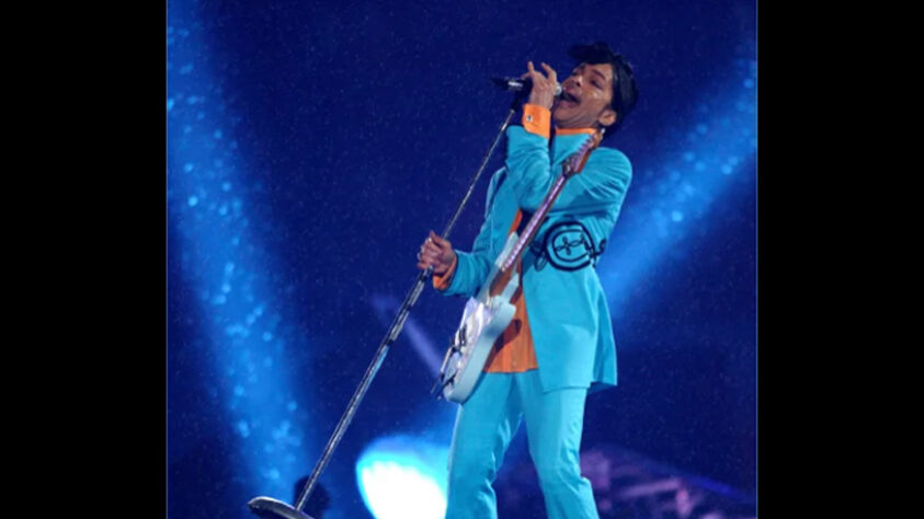 Super Bowl XLI (2007) - Prince: O gênio do pop fez em Miami um dos mais lendários shows do halftime do Super Bowl. Sob a fortíssima chuva da Flórida, o artista e toda a produção superaram diversas dificuldades técnicas e aproveitaram a tempestade para fazer de “Purple Rain” possivelmente a melhor performance da história do evento.