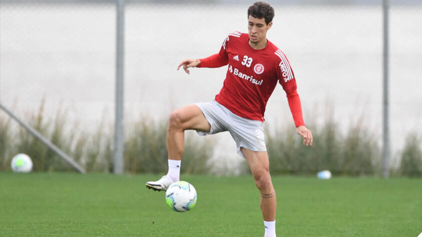 Rodrigo Dourado (volante): revelação do Internacional e muito cotado para ser uma grande joia do clube, acabou sofrendo com lesões em sequência e não explodiu como era esperado. Segue no Colorado e vive uma fase irregular desde então.