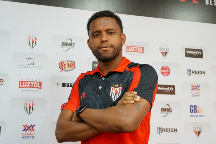 Rithely ficou sem contrato com o fim da temporada e deixou o Atlético-GO.