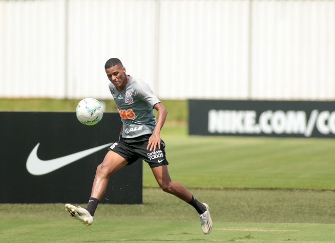 Rodrigo Varanda - atacante - 18 anos - Treina com o elenco principal desde o fim de 2020, quando subiu para tratar de uma lesão e desde então tem agradado a comissão técnica.