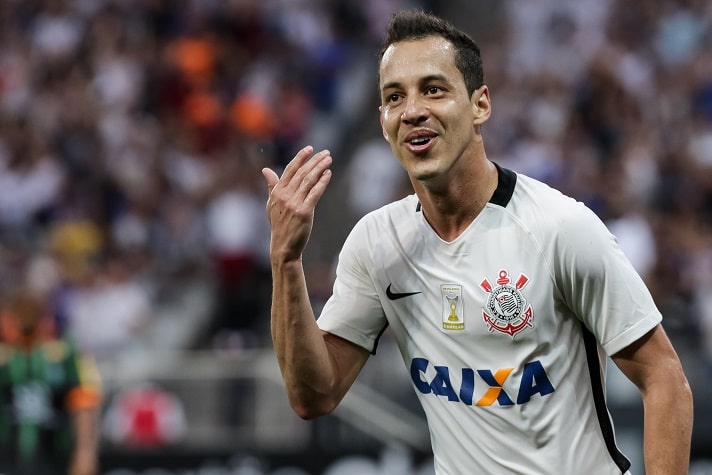 A melhor fase da carreira de Rodriguinho foi pelo Corinthians, conquistando duas vezes o Campeonato Brasileiro, em 2015 e 2017, como destaque do elenco.