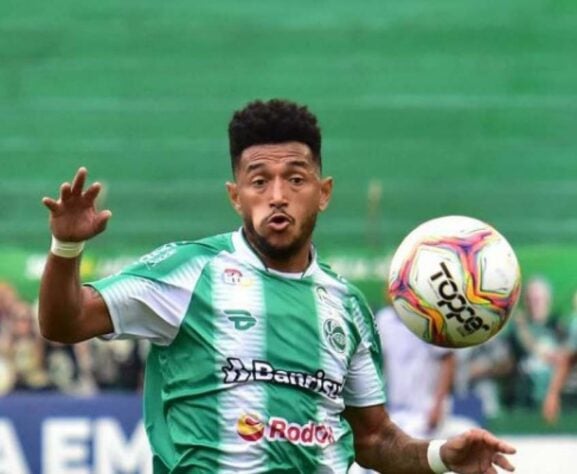 FECHADO - O Juventude começa a projetar o seu elenco para 2021, e nesta terça-feira, o atacante Rogério, anunciou que não acertou a sua continuidade no clube.