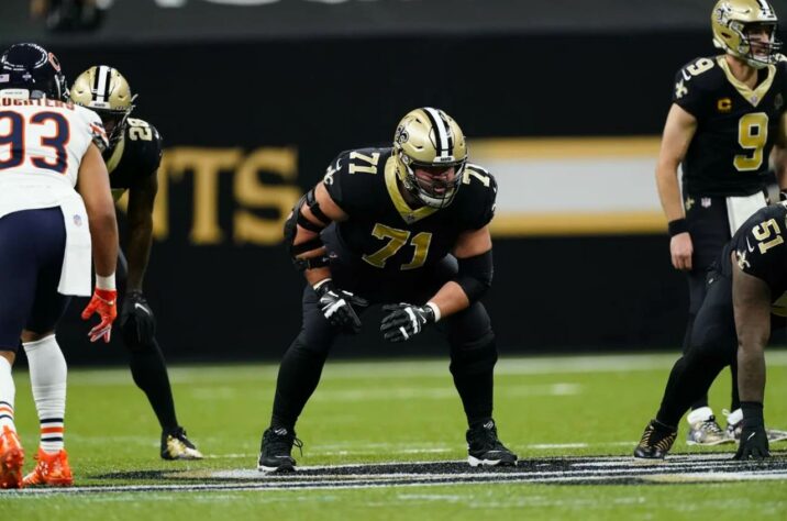 3. Ryan Ramczyk (New Orleans Saints): Outro dos mais jovens da lista, Ramczyk foi a última escolha da primeira rodada do draft de 2017, e vem se provando uma das mais valiosas daquele dia. Em quatro anos de NFL ele nunca teve uma nota abaixo de 80 no PFF, tendo chegado à marca de 90,8 em 2019. Apesar de ser esnobado pelo Pro Bowl, o right tackle foi nomeado All-Pro consecutivamente desde 2018.