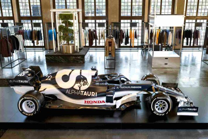 Novo carro da AlphaTauri foi lançado em evento virtual na manhã desta sexta-feira