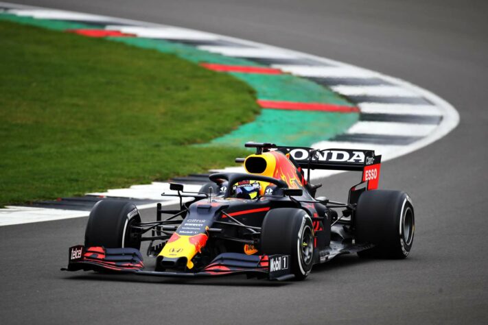 Mesmo assim, o carro já foi à pista, em Silverstone, para realizar um dia de filmagens na pista inglesa