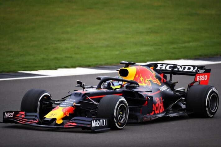 Pérez finalmente mostrou todo o carro com detalhes, mas poucas mudanças aerodinâmicas foram vistas no novo modelo da Red Bull