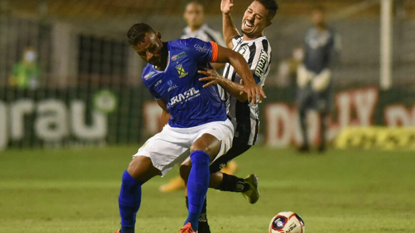 Santo André: Sobe - Autor de um dos gols e de outro que foi anulado, o atacante Ramon foi o grande destaque do Santo André, que teve um Minho com boa atuação no segundo tempo. Desce - O meia Gegê decepcionou.