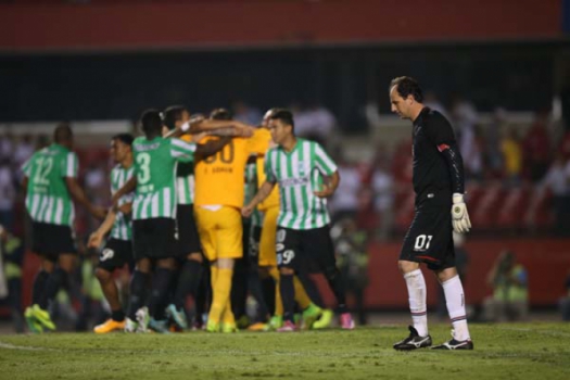 No jogo da ida, na Colômbia, o time da casa venceu por 1 a 0, com gol de Luis Carlos Ruiz. Na volta, porém, o São Paulo venceu por 1 a 0, com gol de Ganso, e levou o confronto para os pênaltis. Nos penais, os colombianos eliminaram o Tricolor, vencendo a disputa por 4 a 1.