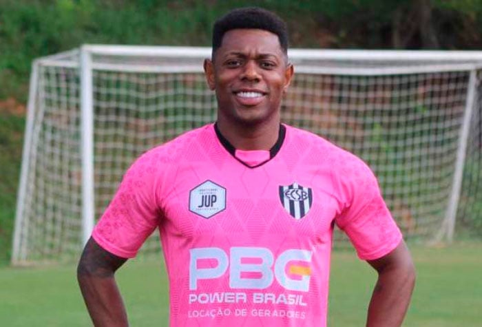 FECHADO - De olho na Série A-2 do Campeonato Paulista, o EC São Bernardo anunciou a contratação do atacante Tatá, de 34 anos, que teve passagens pelo Avaí, Portuguesa e Necaxa (MEX).