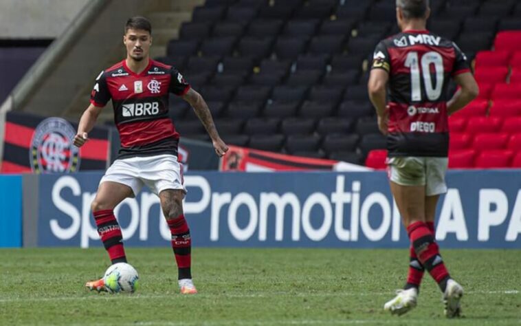 FECHADO - O zagueiro Matheus Thuler está de saída do Flamengo para defender o Montpellier, clube da primeira divisão da França. Os clubes chegaram a um acordo pelo empréstimo do atleta até junho de 2022. De acordo com informações adicionais do site "ge", o Flamengo irá receber 200 mil euros (R$ 1,3 milhão) de imediato pelo empréstimo. Ao fim do contrato, o Montpellier terá a opção de compra estipulada em 2,5 milhões de euros (cerca de R$ 16 milhões) pelo zagueiro de 21 anos.