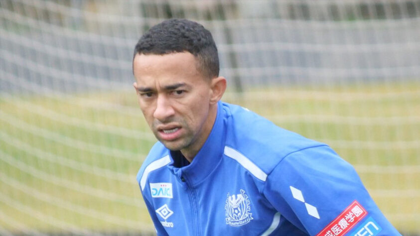 FECHADO - Aos 28 anos de idade, o atacante brasileiro Tiago Alves, formado nas categorias de base do Santos, que completa sua quarta temporada no futebol japonês, jogará pelo Gamba Osaka.