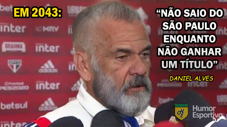 Após o empate por 1 a 1 com o Palmeiras na noite desta sexta-feira, o São Paulo deu adeus matematicamente às chances de título do Brasileirão 2020. Líder por muitas rodadas, o Tricolor acabou virando piada dos rivais devido ao longo jejum de títulos. Veja na galeria! (Por Humor Esportivo)