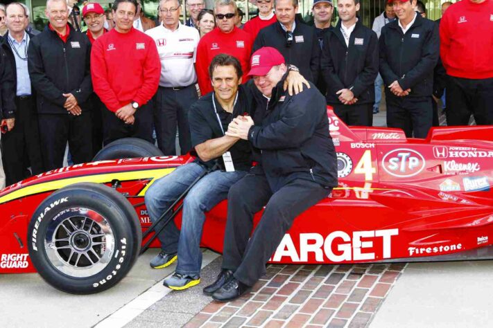 Alessandro Zanardi passou pela F1 entre 1991 e 1994 sem destaque. Chegou à Indy em 1996 e conquistou dois títulos nos anos seguintes. Voltou à F1 em 1999 e sofreu grave acidente, novamente na Indy, em 2011, encerrando a participação na categoria