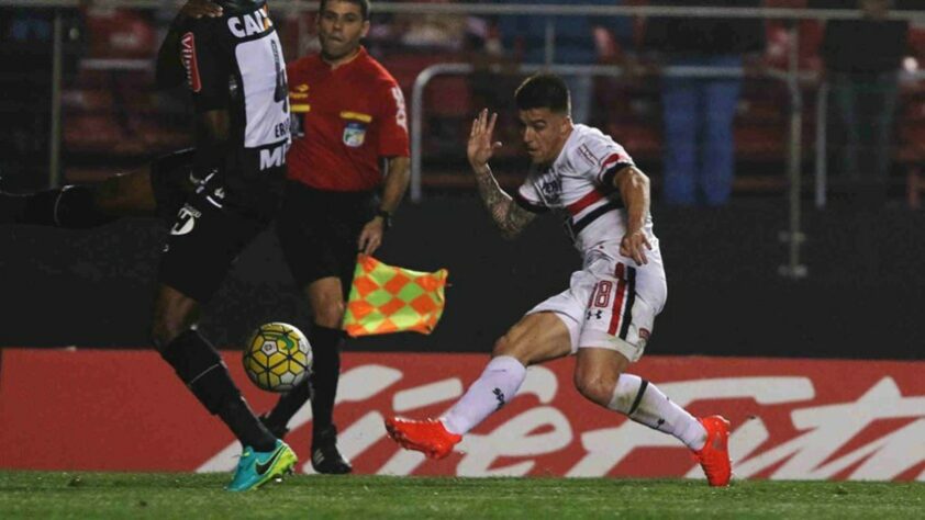 Julio Buffarini - O lateral-direito chegou ao São Paulo em 2016 e ficou até o ano seguinte na equipe. Disputou 40 jogos pelo Tricolor e hoje está no Boca Juniors.