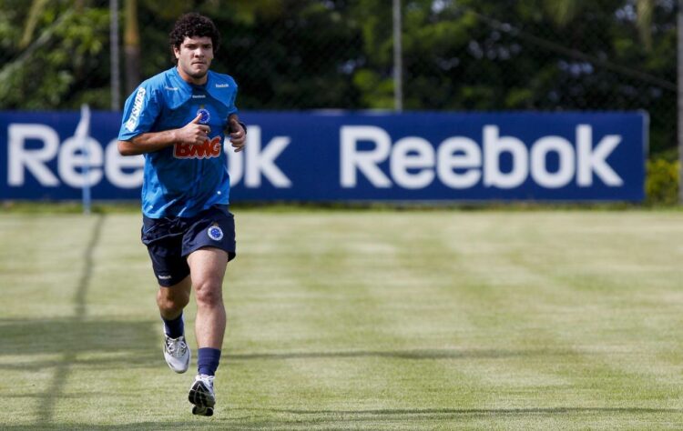 CRUZEIRO - José Ortigoza e Wallyson - O ataque do Cruzeiro não foi u ponto forte em 2011. Naquela temporada, Ortigoza marcou apenas 4 gols, e Wallyson foi mais eficiente, anotando 13 gols.