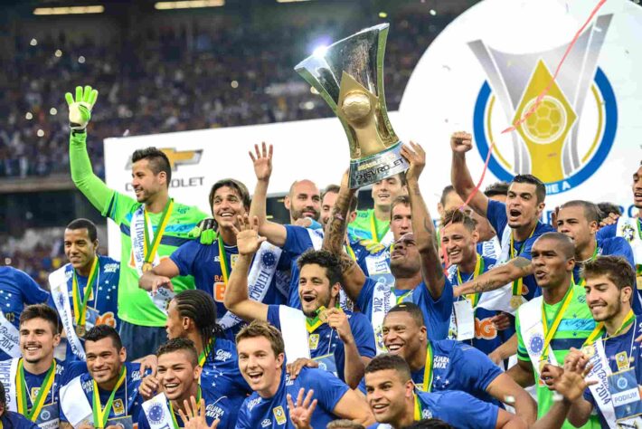 Cruzeiro - 10 títulos: uma Taça Brasil, três Campeonatos Brasileiros e seis Copas do Brasil