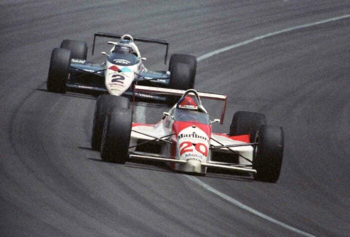 Emerson Fittipaldi deixou a F1 em 1980, depois de dez anos e dois títulos mundiais. Após uma breve pausa na carreira, foi à Indy, onde conquistou o título de 1989 e duas vezes as 500 Milhas de Indianápolis
