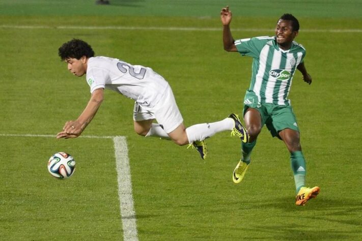 2013: Raja Casablanca (Marrocos) 3 x 1 Atlético Mineiro - Apesar de ter Ronaldinho Gaúcho como grande estrela do time, o Atlético não conseguiu parar o time marroquino e sofreu logo três gols para mostrar a desatenção dos jogadores em um jogo tão importante como aquele.