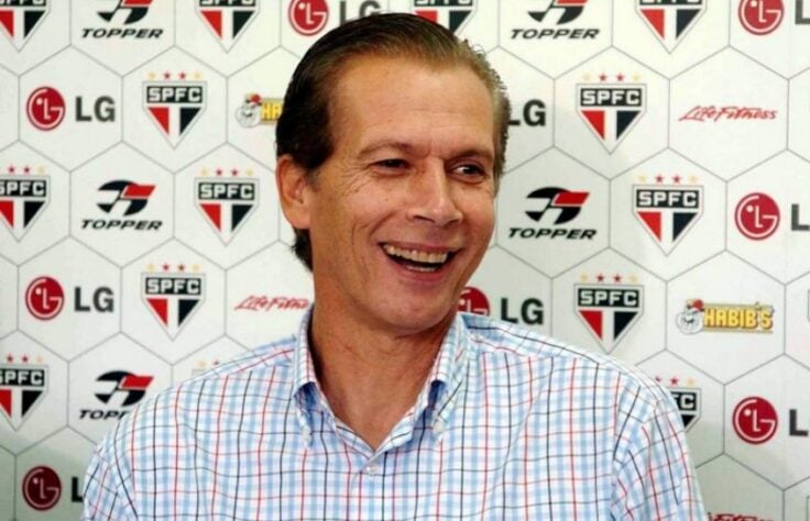 Emerson Leão (2004-2005) - Teve sua primeira passagem pelo Tricolor nessas temporadas. Venceu o Paulistão daquele ano e levou o clube à final da Copa Libertadores da América.
