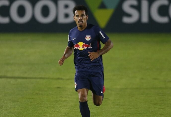 Atualmente no Red Bull Bragantino, o meia jogou 27 partidas pelo São Paulo e marcou dois gols pela equipe.