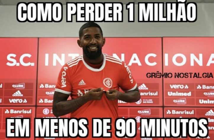 1 milhão no lixo? Expulsão de Rodinei no jogo contra o Flamengo vira meme na web