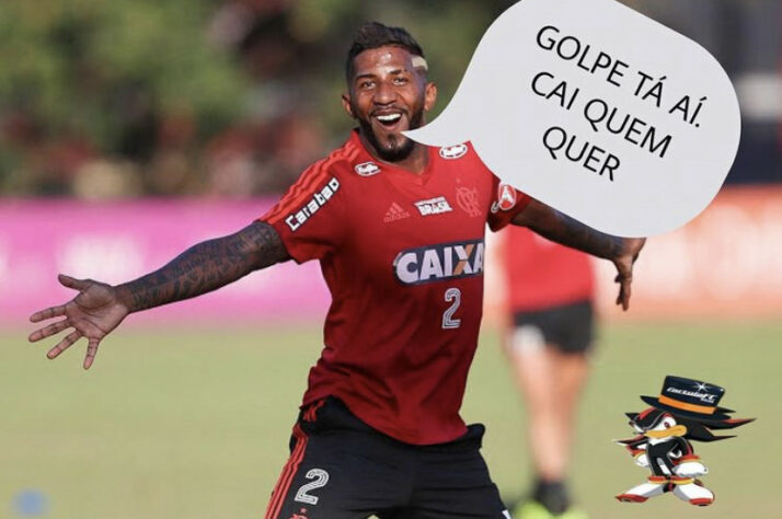 1 milhão no lixo? Expulsão de Rodinei no jogo contra o Flamengo vira meme na web