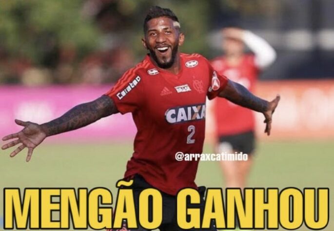 1 milhão no lixo? Expulsão de Rodinei no jogo contra o Flamengo vira meme na web