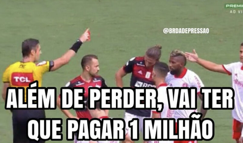 1 milhão no lixo? Expulsão de Rodinei no jogo contra o Flamengo vira meme na web