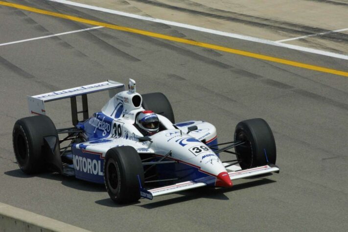 Michael Andretti já era veterano e até mesmo campeão da Indy quando aceitou o desafio de correr na F1 em 1993, pela McLaren. Fracassou, foi trocado, voltou à Indy e correu em tempo integral até 2002. Abandonou o esporte a motor de vez só em 2007 e segue como dono de equipe