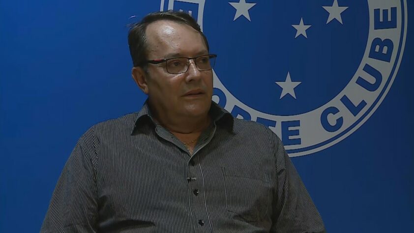 Pedro Lourenço, dono dos Supermercados BH, é cruzeirense fanático. Além disso, é conselheiro do clube, dando ajuda financeira à Raposa de diversas formas. Sua rede de supermercados é a atual patrocinadora máster do time mineiro. No entanto, ele também tem algumas participações no rival Atlético-MG. Apesar de não existirem dados sobre o patrimônio pessoal de Pedro, a rede BH já é a 7ª maior rede de supermercados do Brasil, tendo um faturamento próximo a R$ 7,5 bilhões no ano de 2020.