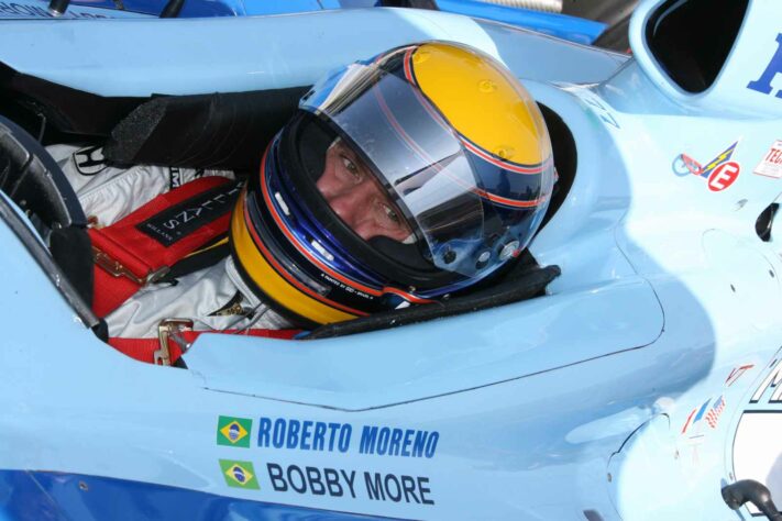 Roberto Moreno pulou de equipe em equipe na F1 entre 1982 e 1995. Em 1996, foi para a CART e seguiu até 2007, conquistando duas vitórias no período e até mesmo brigando pelo título na temporada 2000