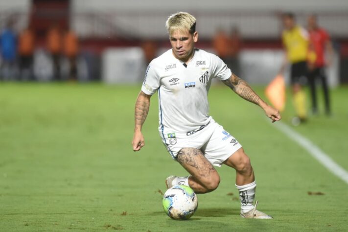 O Santos empatou com o Atlético-GO na noite deste sábado, por 1 a 1, em Goiânia, pela 35ª rodada do Campeonato Brasileiro. Ninguém do Peixe teve grande destaque na partida, à exceção de Soteldo, que tentou, correu, criou, mas não conseguiu levar o Santos para a vitória. Confira as notas do Peixe no LANCE! (por Diário do Peixe).