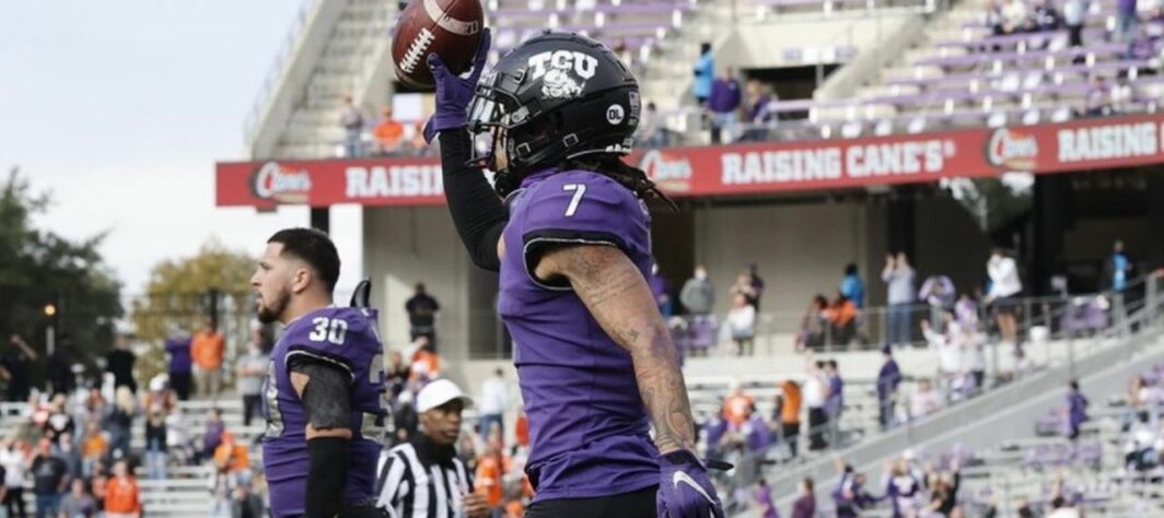 25ª Jacksonville Jaguars: Trevon Moehrig (S/TCU) - O atleta do Texas tem capacidade de jogador tanto mais próximo à linha de scrimmage ou patrulhando o fundo do campo. Moehrig se adapta bem a esquemas em split safety ou 1-hi, sendo uma arma para disfarçar coberturas.