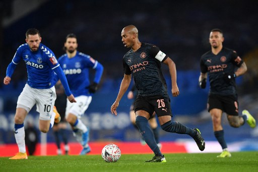 MANDOU BEM - Na vitória do Manchester City sobre o Everton pela FA Cup, Fernandinho foi o principal destaque defensivo do time de Guardiola com muitas intervenções e duelos vencidos