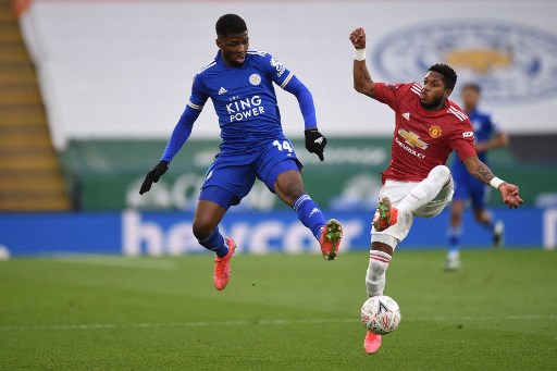 MANDOU MAL - Fred errou na saída de jogo, entregou a bola nos pés de Iheanacho, que abriu o placar da vitória do Leicester sobre o Manchester United por 3 a 1