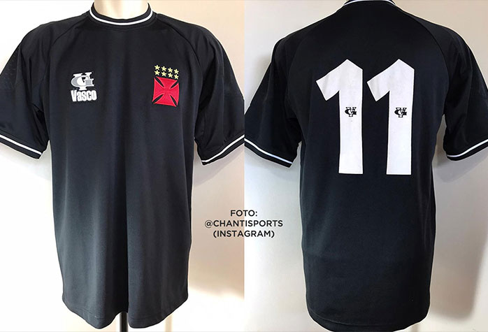 2001 - Terceiro uniforme todo preto com número branco, fabricado pela VG Vasco.