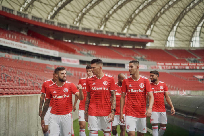 LIBERTADORES - Internacional - Com dezesseis votos, a redação do LANCE! estima que o Internacional fique com a última vaga do G6, se classificando, assim, para a Libertadores da América. Três pessoas acreditam que o destino do Colorado seja a Sul-Americana.